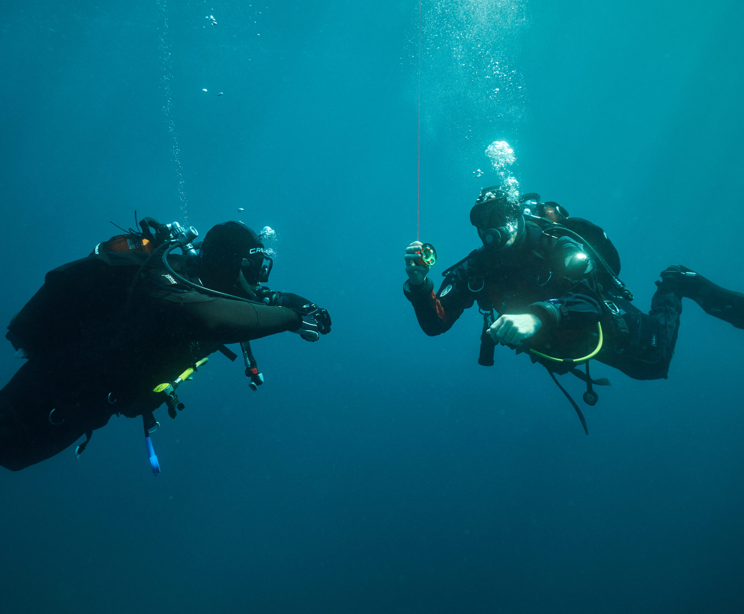 Chez Aquadomia, nous croyons que la plongée n’est pas seulement une activité physique, mais une aventure mentale. Nous vous accompagnons dans le développement de ces compétences pour faire de chaque plongée une expérience inoubliable et en toute sécurité.